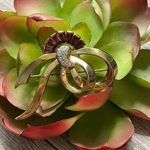 Purple and Cubic Z Pin